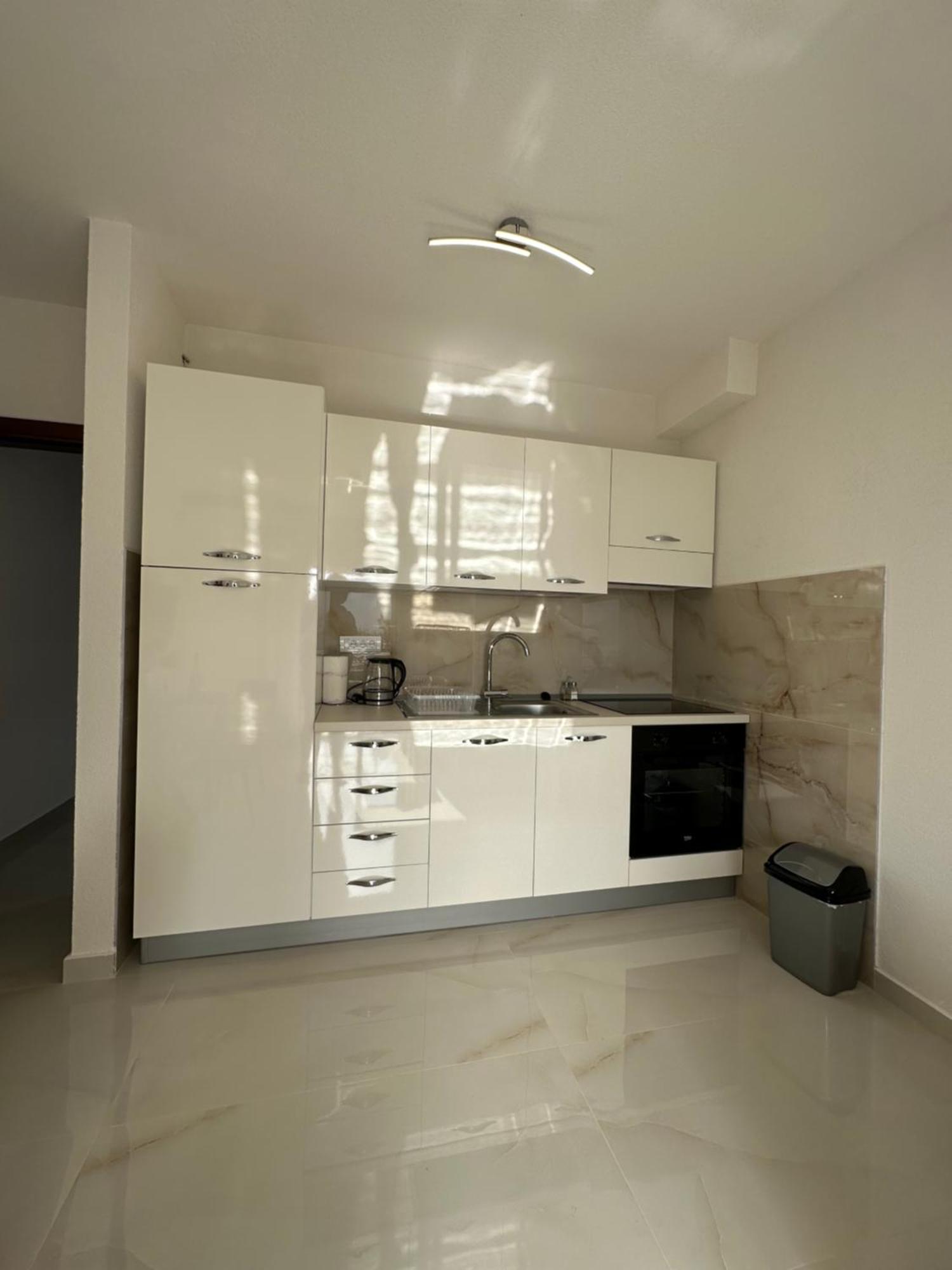 Sunny Apartment Kotor Exterior photo